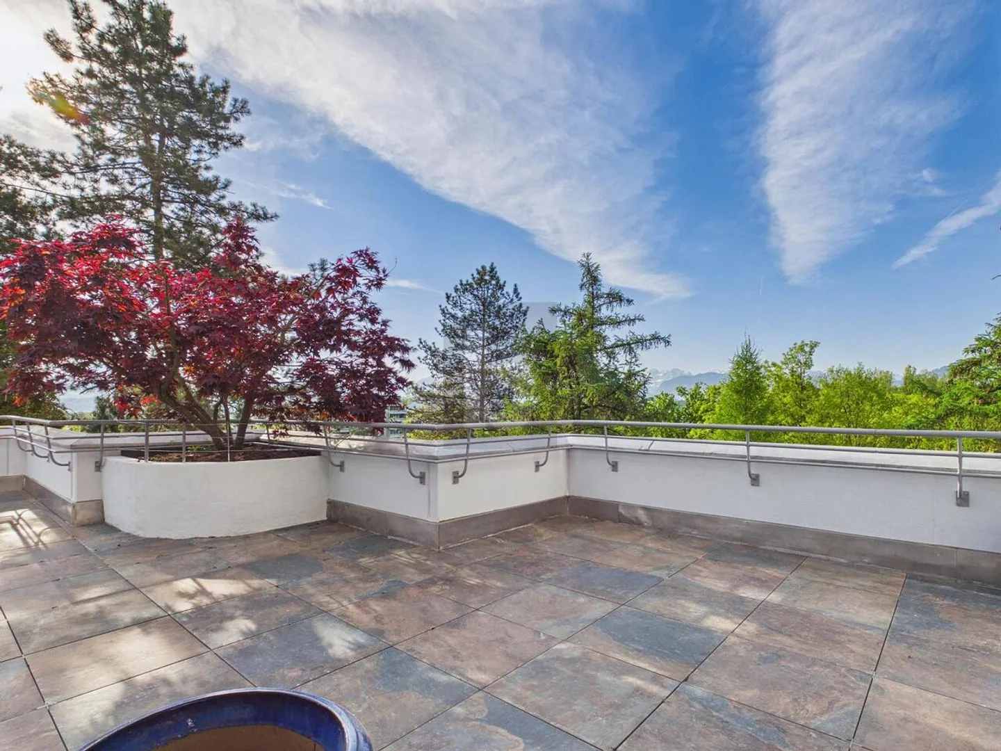 RENOVE AVEC GRANDE TERRASSE SUR LE TOIT - Photo 1 sur 6