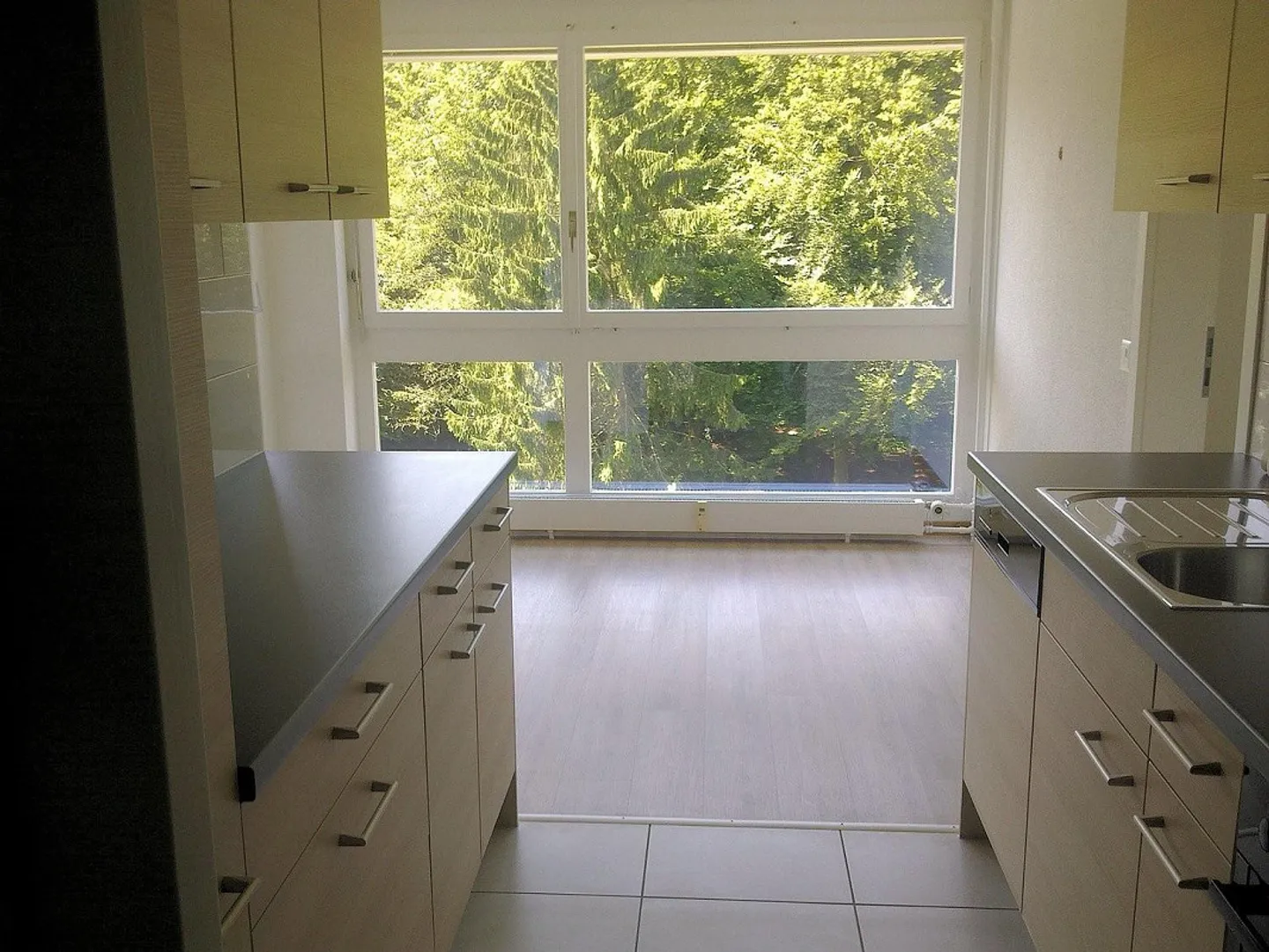 Appartamento moderno di 4,5 stanze con vista a Kleefeld - Foto 2 di 7