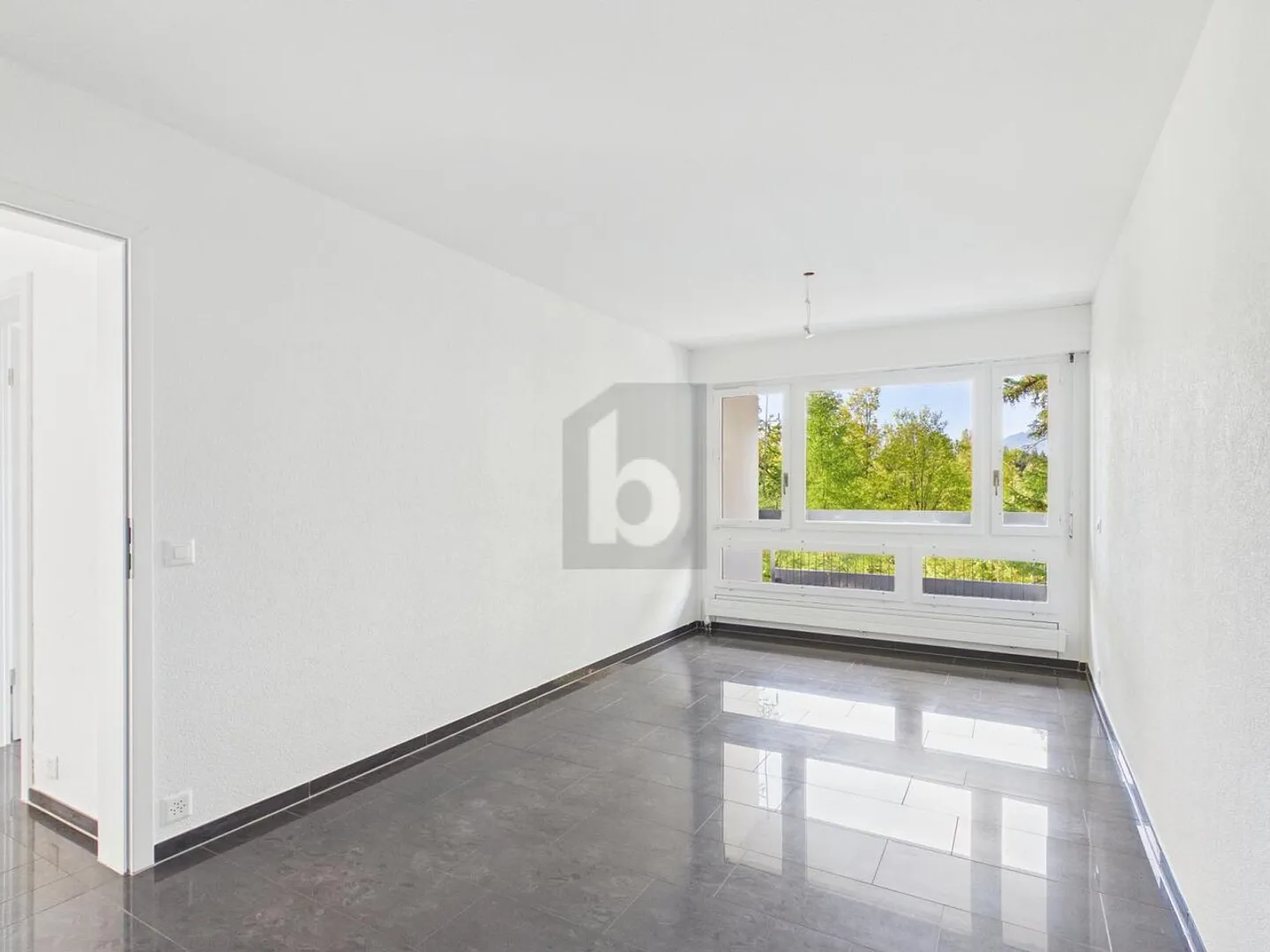 RENOVE AVEC GRANDE TERRASSE SUR LE TOIT - Photo 4 sur 6