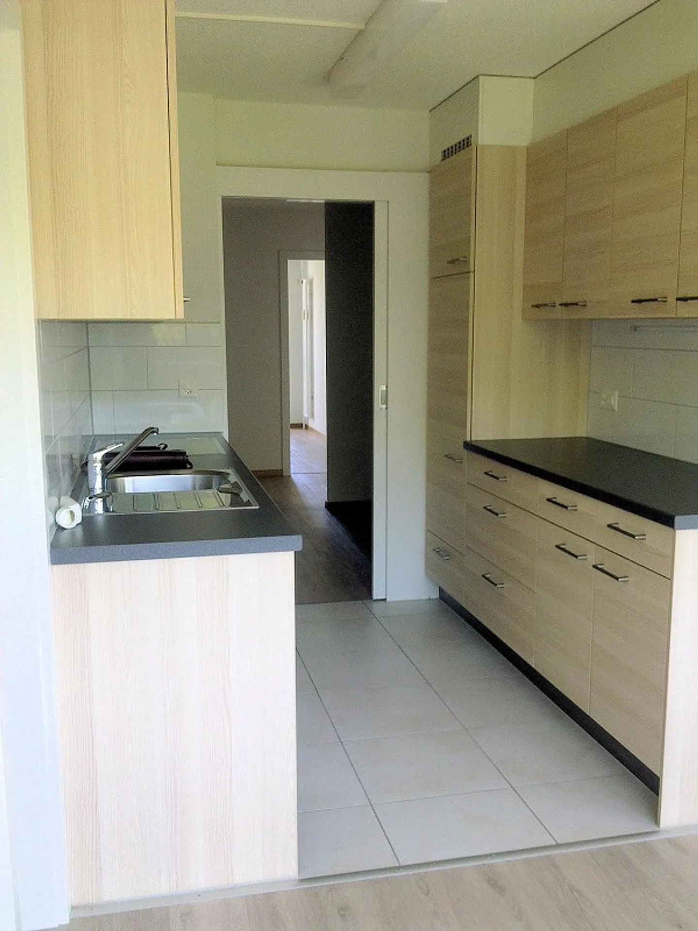 Appartamento moderno di 4,5 stanze con vista a Kleefeld - Foto 3 di 7