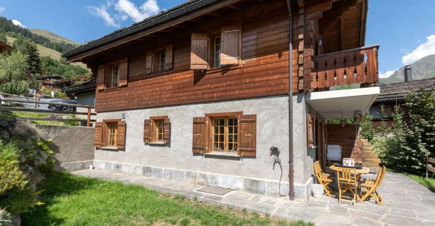Chalet con Permesso di Ristrutturazione! - Foto 1 di 7