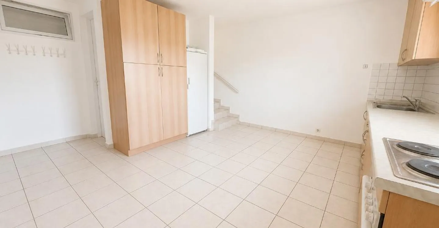 3-room apartment for rent for a fixed term of 3 years - Photo 4 of 4