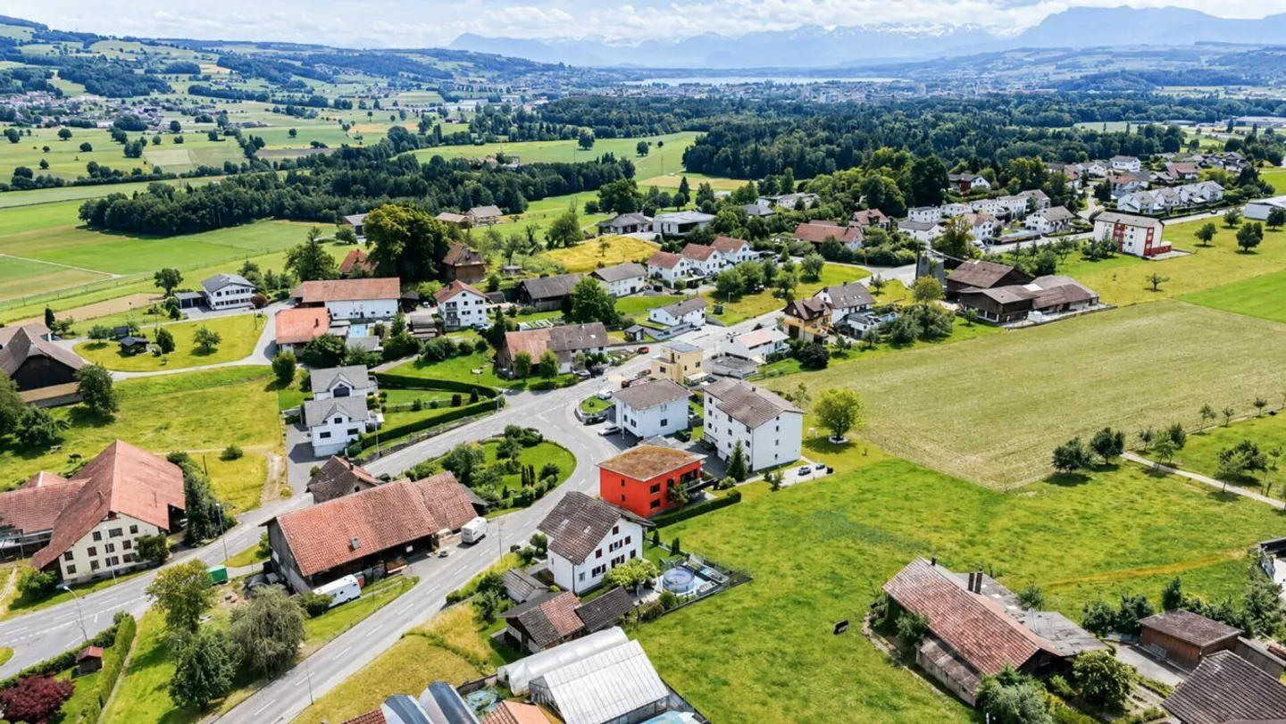 Two-family house with a view of greenery - Photo 12 of 13