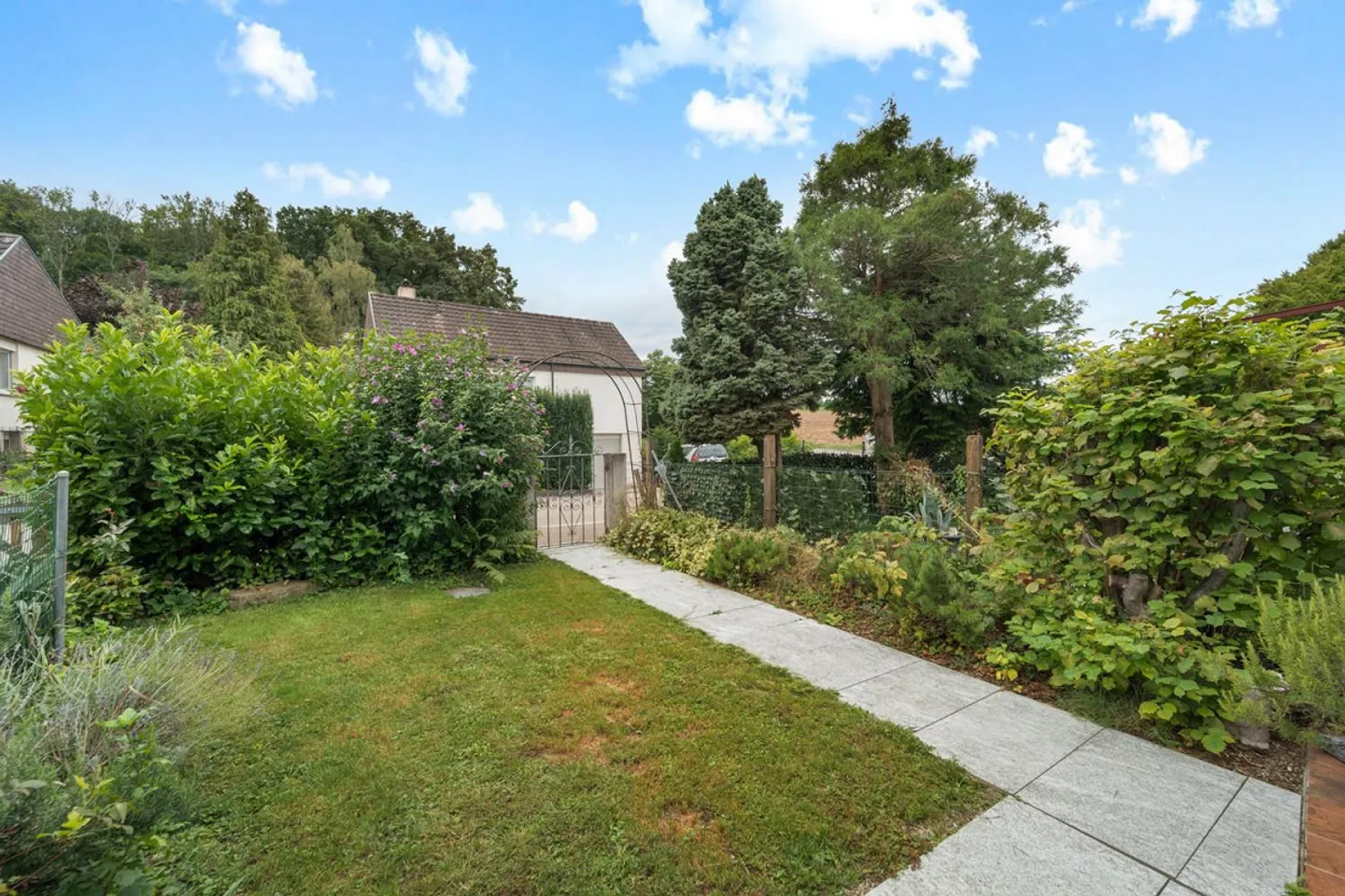 Reihenhaus mit Potenzial - gestalten Sie Ihr Traumhaus! - Foto 6 von 15