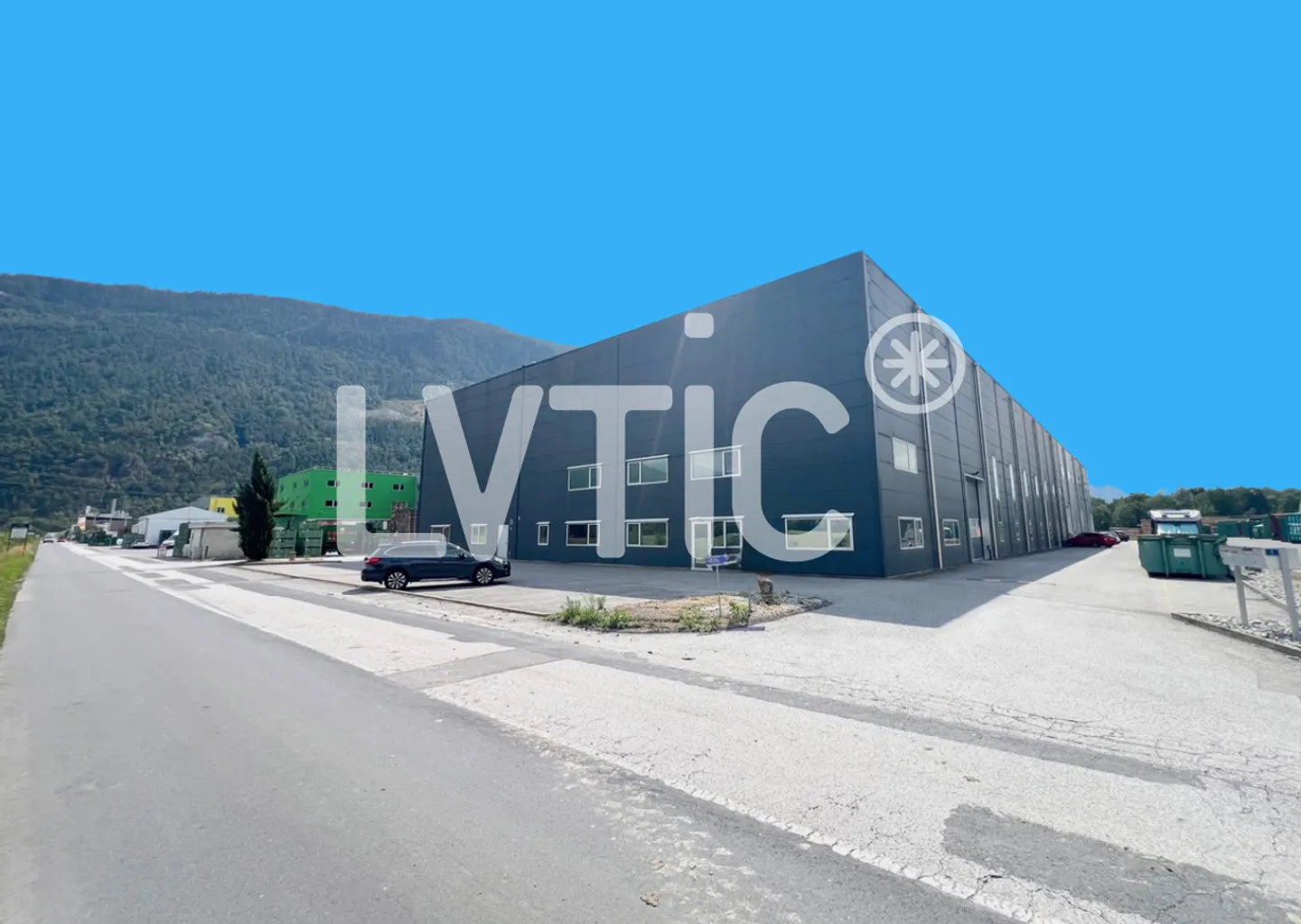 Industriehalle, Büros von 2030 m2 zur Miete nahe Sion - Vétroz - Foto 3 von 13