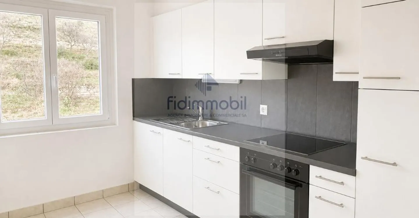 Appartamento di 3 locali completamente ristrutturato a Corcelles - Foto 1 di 4