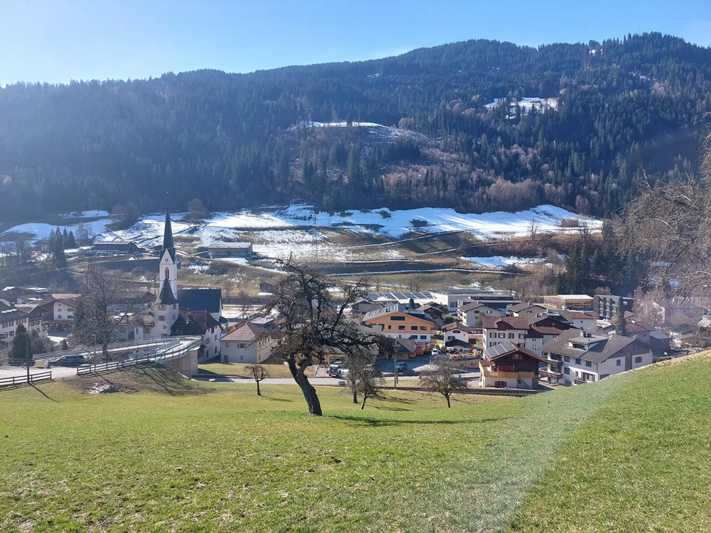Terreno attraente a Küblis (Parcella 467) - posizione soleggiata con vista sulle montagne - Foto 1 di 7