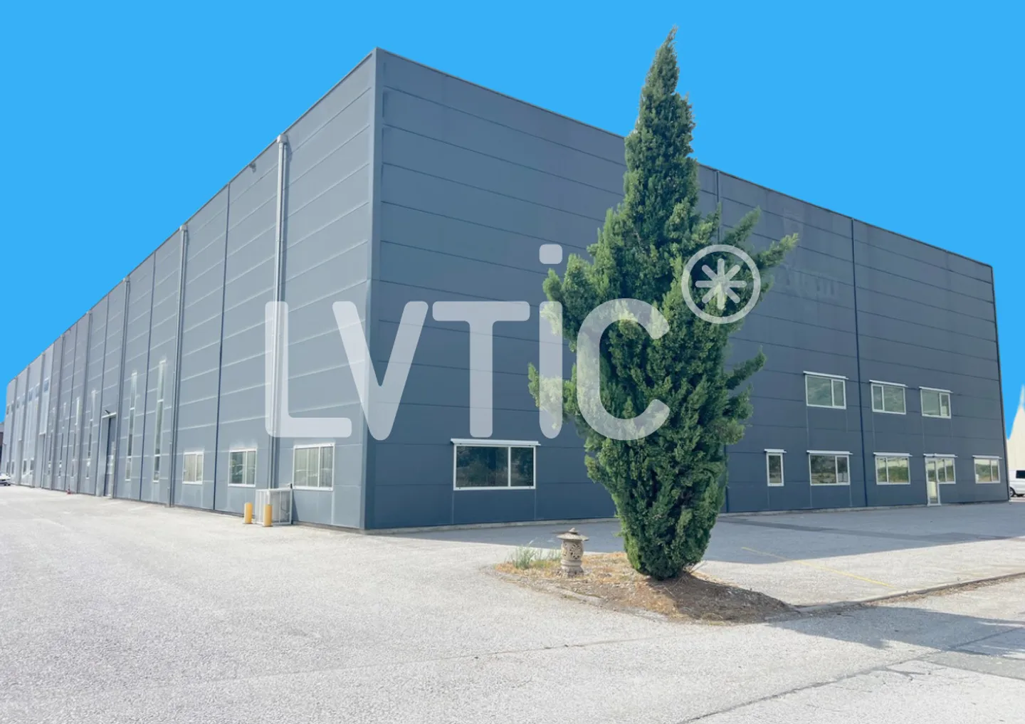 Industriehalle, Büros von 2030 m2 zur Miete nahe Sion - Vétroz - Foto 2 von 13