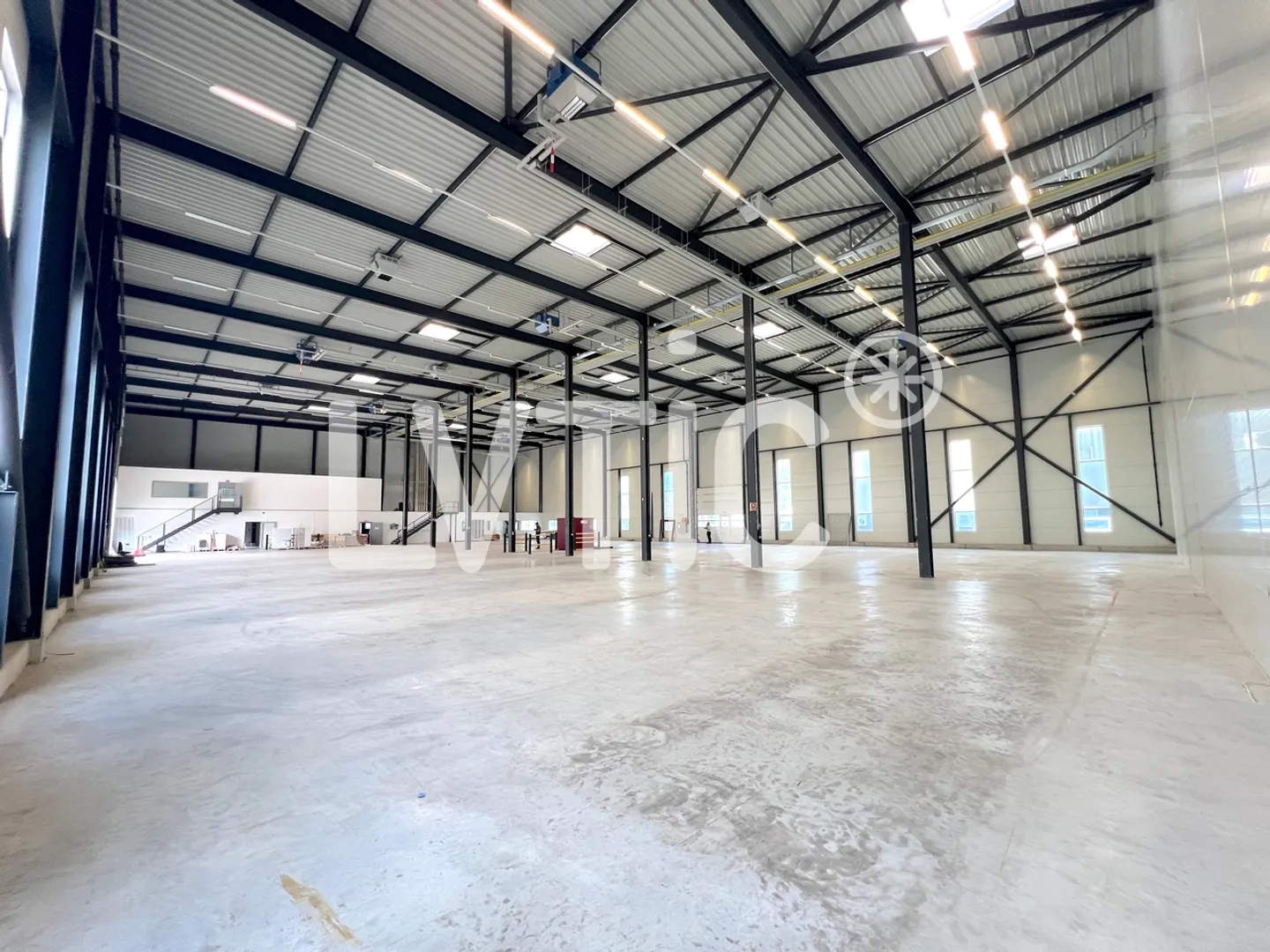 Industriehalle, Büros von 2030 m2 zur Miete nahe Sion - Vétroz - Foto 6 von 13