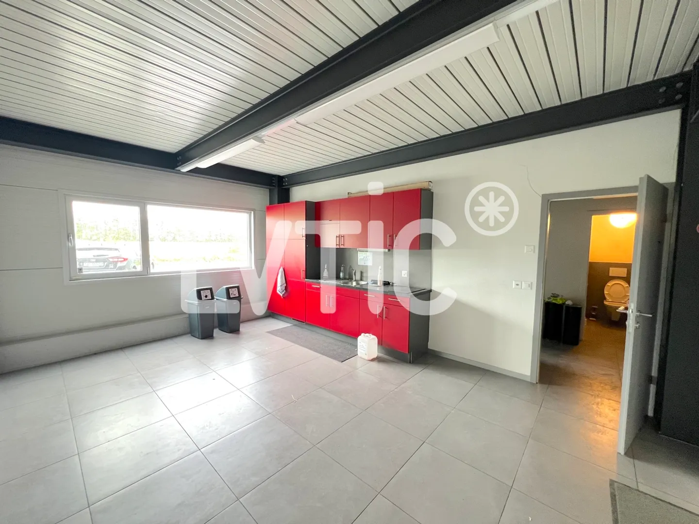 Industriehalle, Büros von 2030 m2 zur Miete nahe Sion - Vétroz - Foto 13 von 13