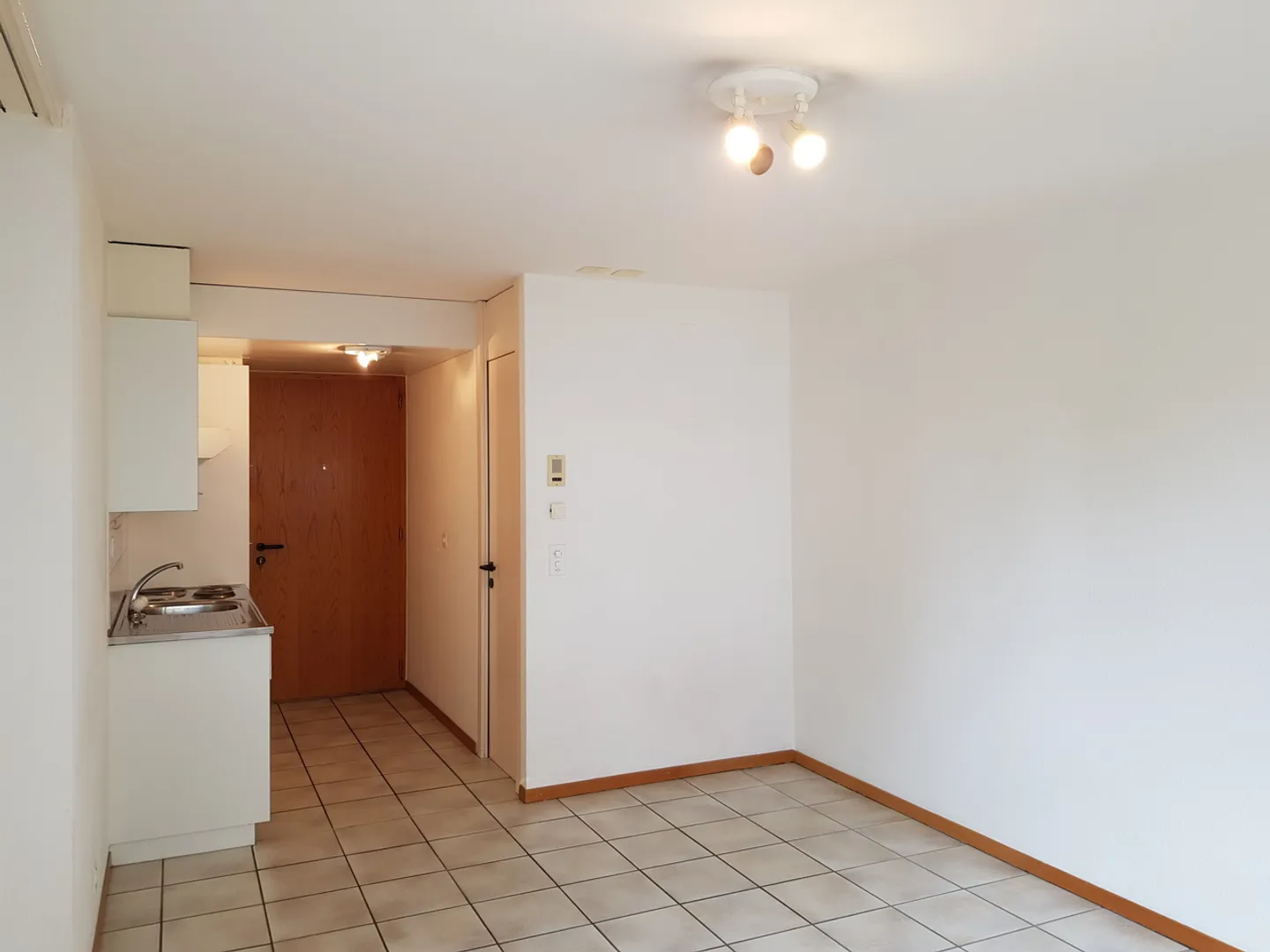 STUDIO NEL CENTRO DI SIERRE - Foto 2 di 5