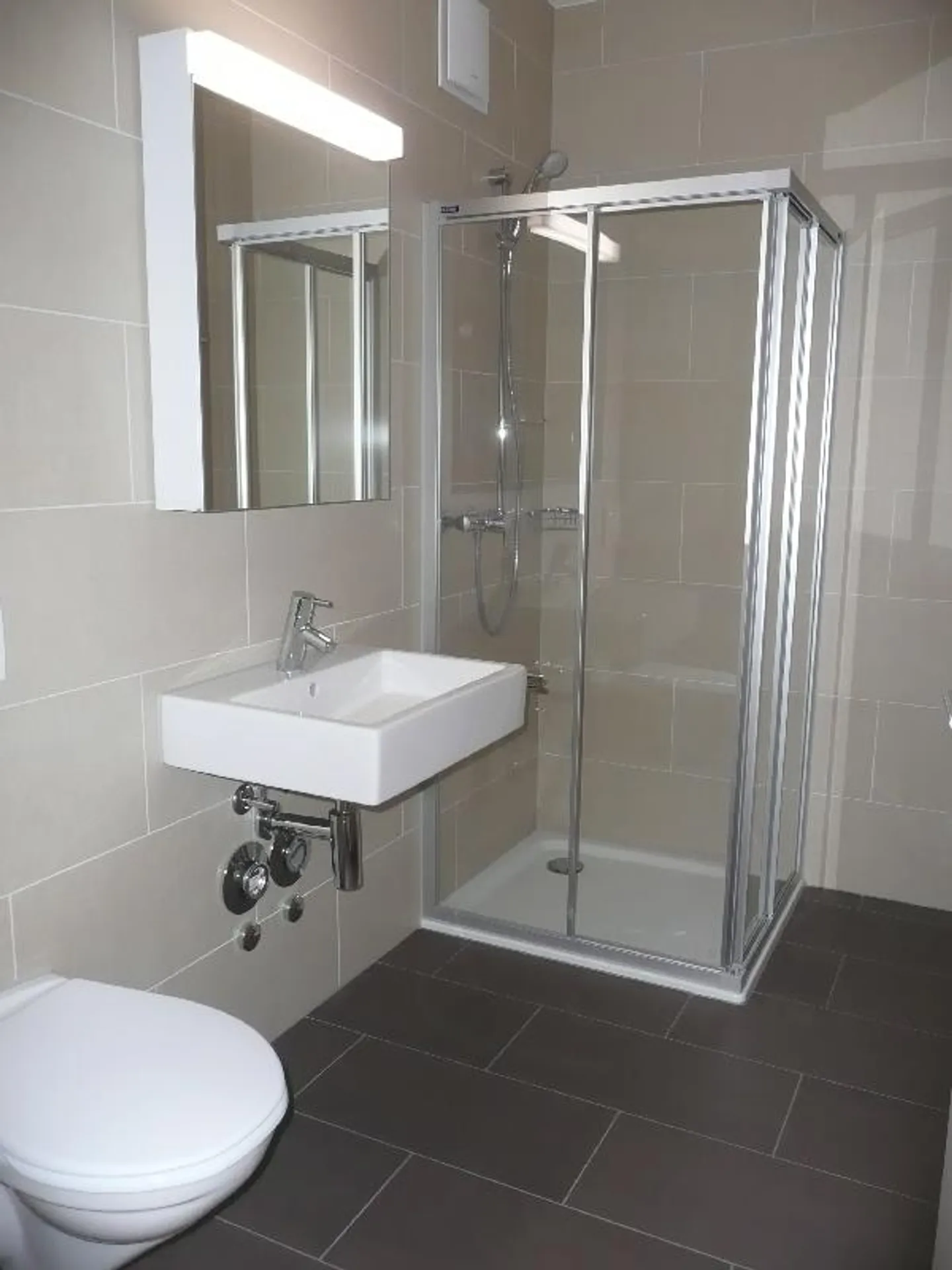 AFFITTARE SENZA DEPOSITO - Vivere in modo tranquillo, soleggiato e moderno a Ebikon - Foto 4 di 6