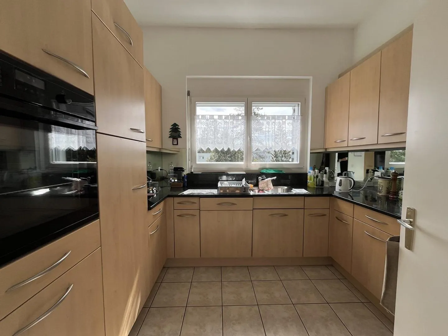 4.5-room penthouse apartment with plenty of privacy in Schaffhausen - Photo 3 of 21