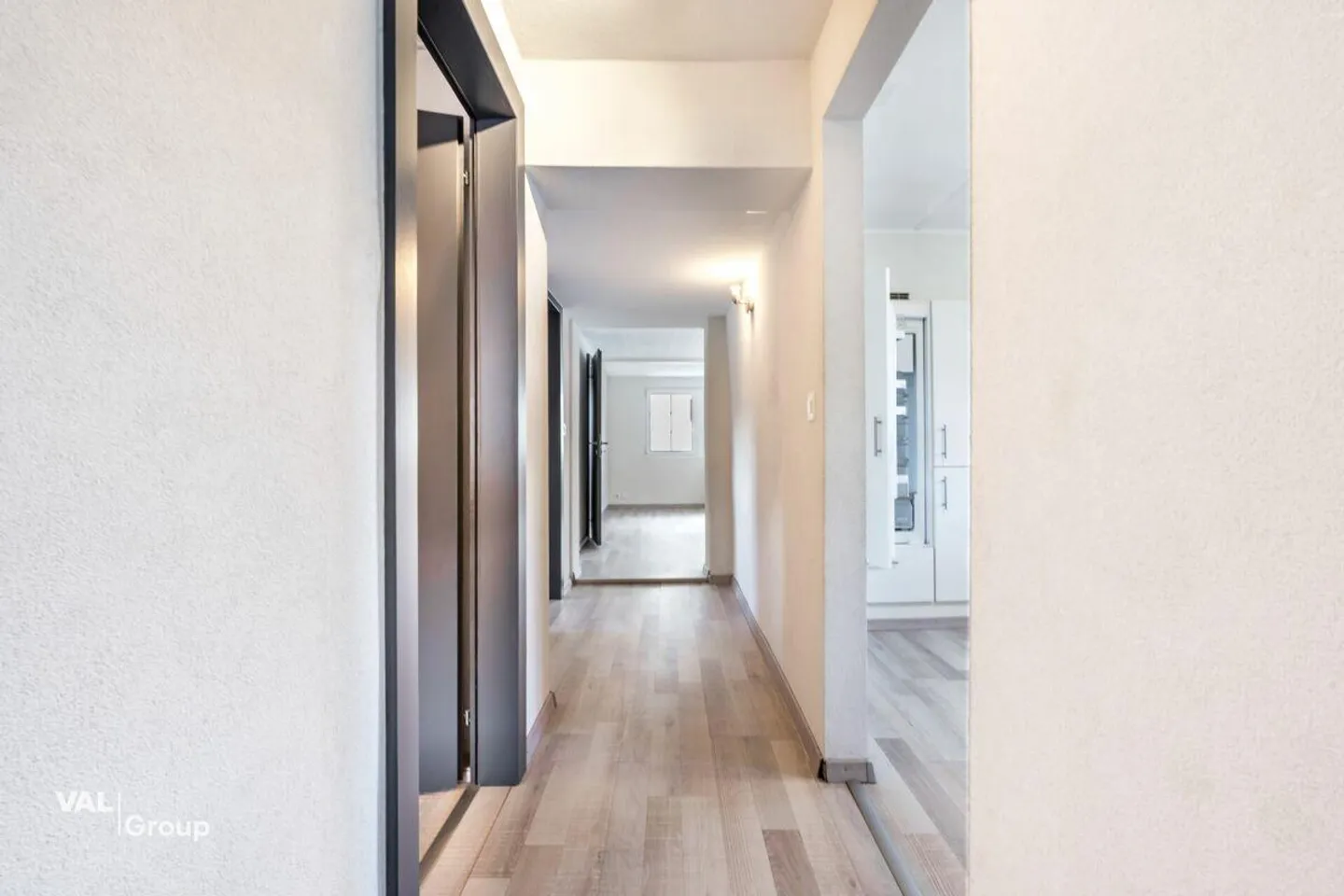 Appartement rénové charmant - Photo 4 sur 12