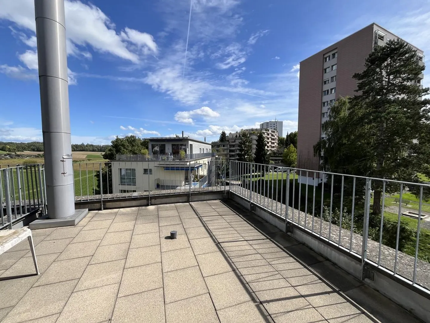 4.5-room penthouse apartment with plenty of privacy in Schaffhausen - Photo 7 of 21