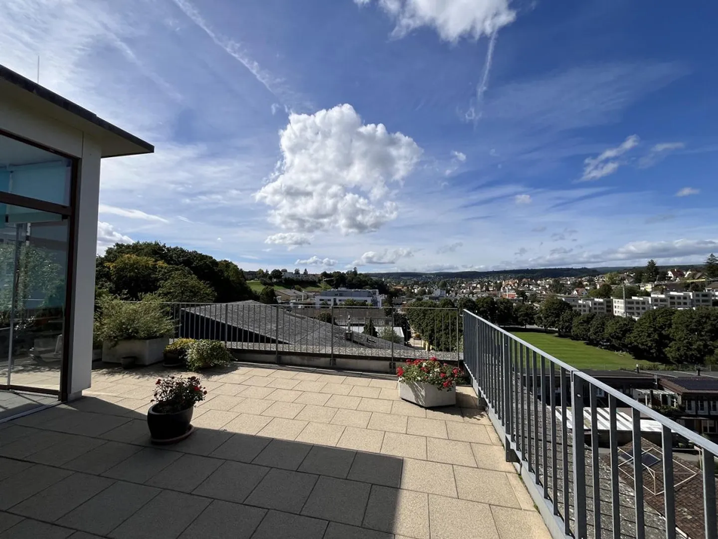 4.5-room penthouse apartment with plenty of privacy in Schaffhausen - Photo 11 of 21