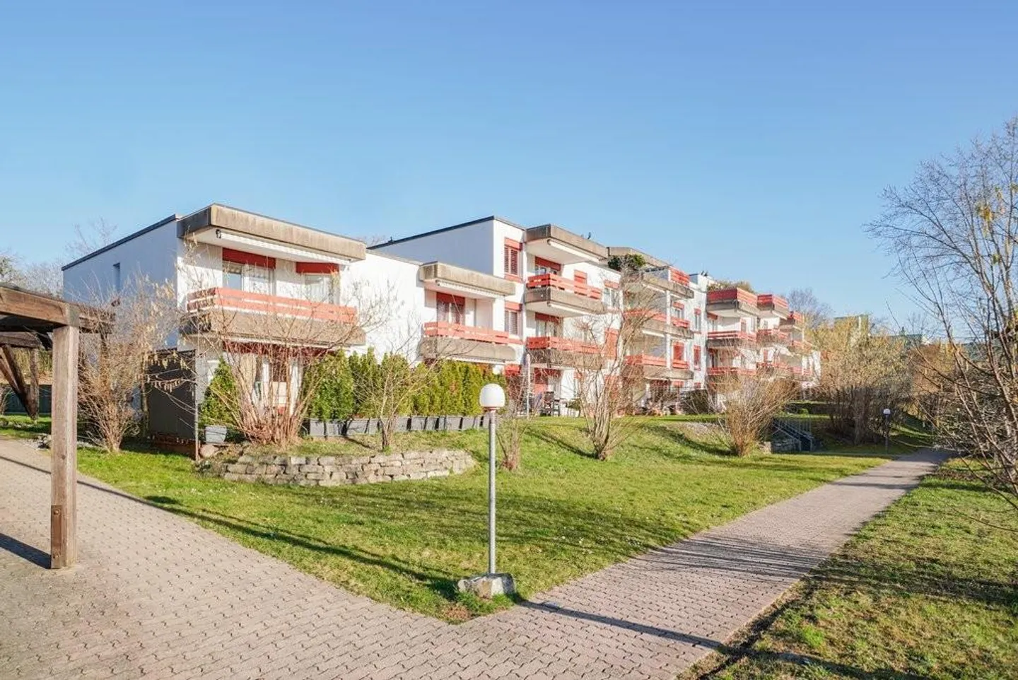 Posizione soleggiata in un ambiente adatto ai bambini - Foto 9 di 11