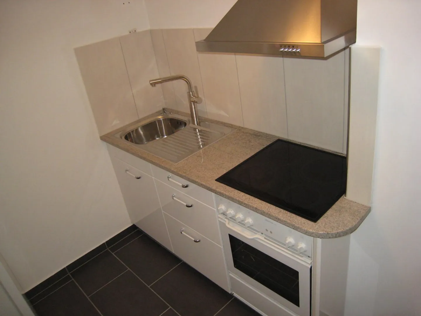 Appartement 2 pièces au centre de Thun - Photo 2 sur 10