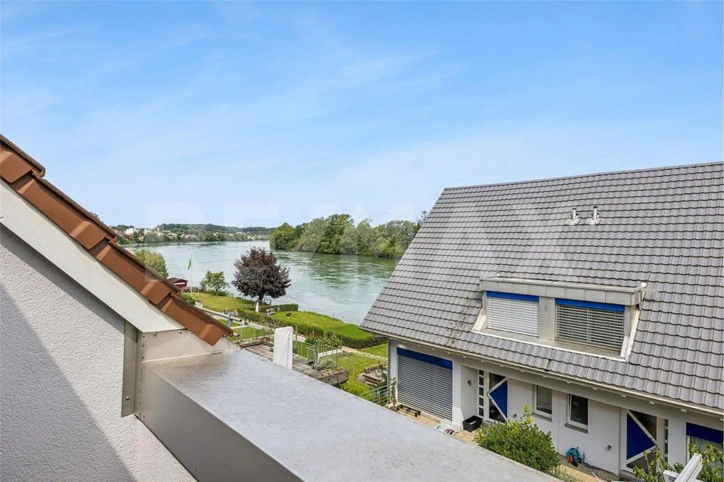 Spacious 3-Storey Apartment with a View of the Rhine... - Photo 2 of 13
