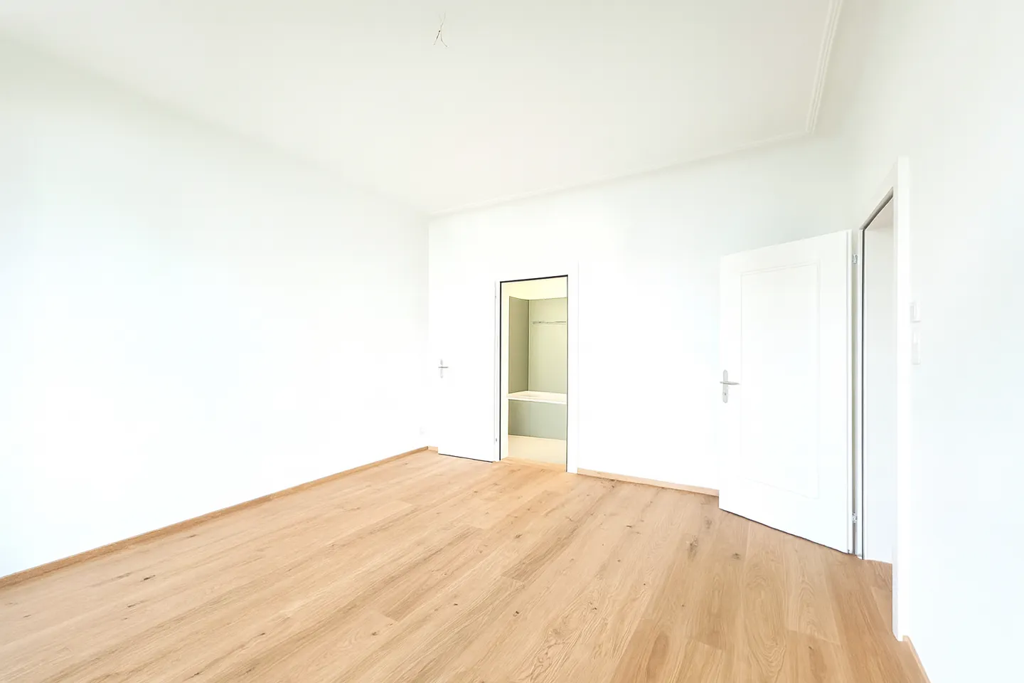 Erstvermietung einer traumhaften 5-Zimmer-Altbauwohnung nach kompletter Renovation - Foto 4 von 17