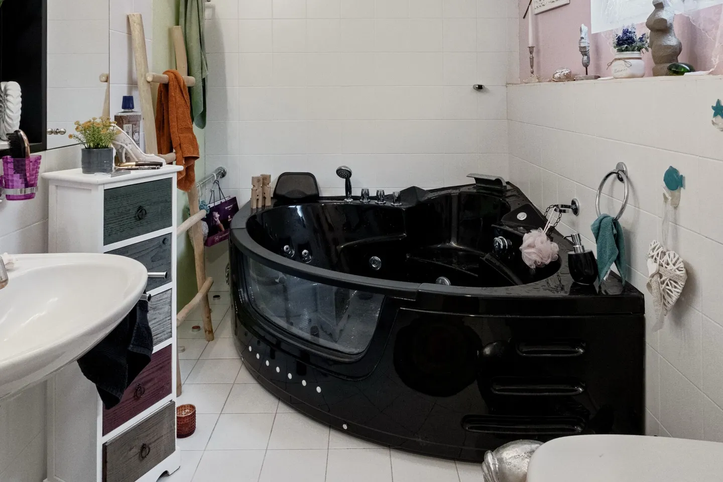 Villa moderna ed esclusiva con vista mozzafiato e arredi di alta qualità - Foto 17 di 19