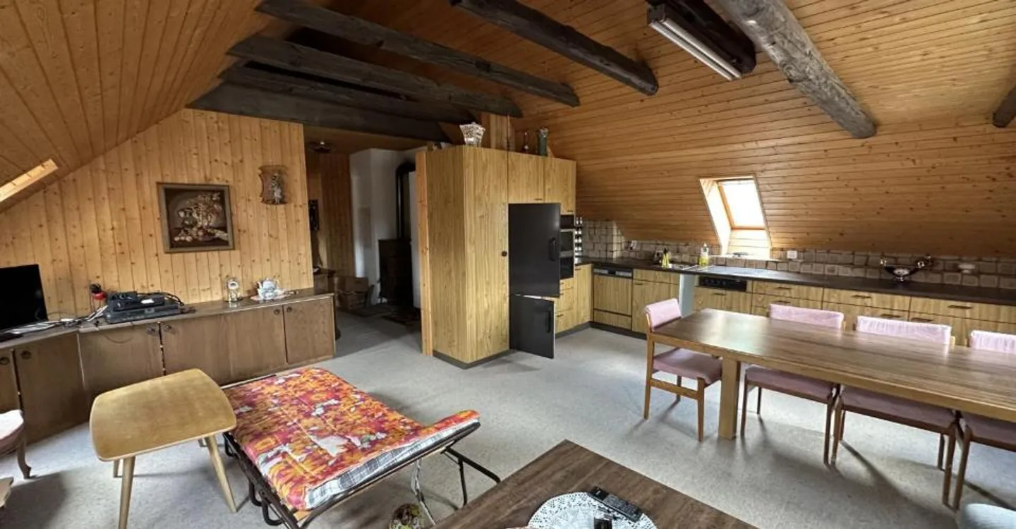 St-Imier, Gebäude mit 5 Wohnungen und 4 Garagen - Foto 9 von 10