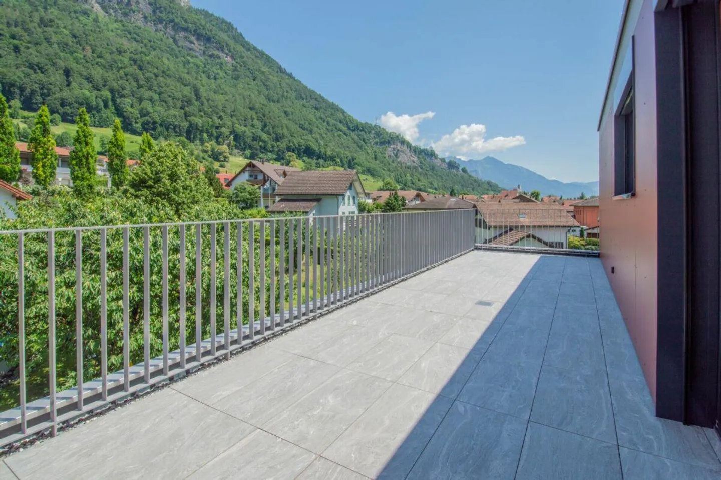 For Sun Worshippers - Spacious Penthouse Apartment - Photo 15 of 16