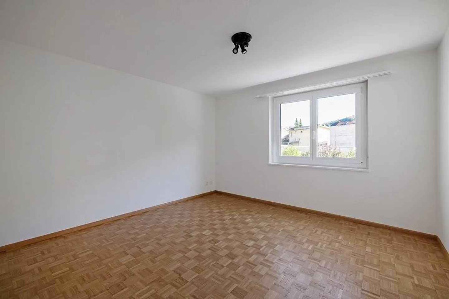 Beaucoup d'espace pour vivre et se détendre - Photo 10 sur 12