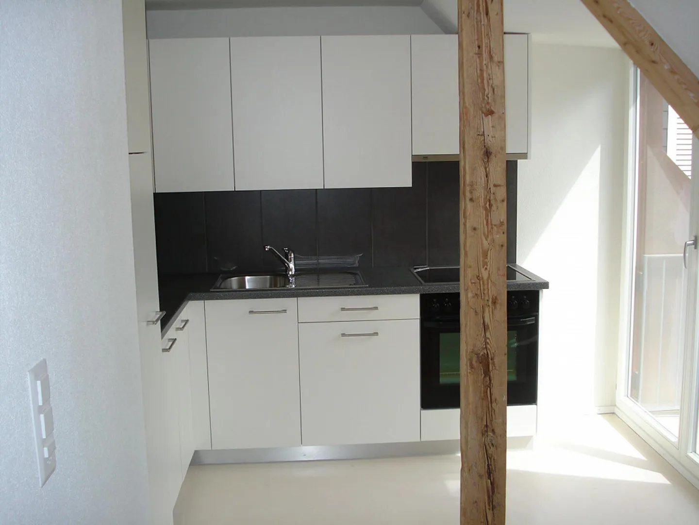 Vivere in esclusiva in alto sopra i tetti di Lucerna - con balcone - Foto 3 di 9