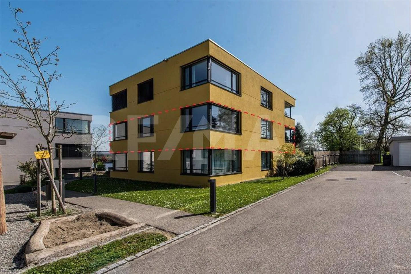 HOCHWERTIGE 4 ½ ZIMMER MINERGIE-WOHNUNG IM ERSTEN OBERGESCHOSS - Foto 2 von 12