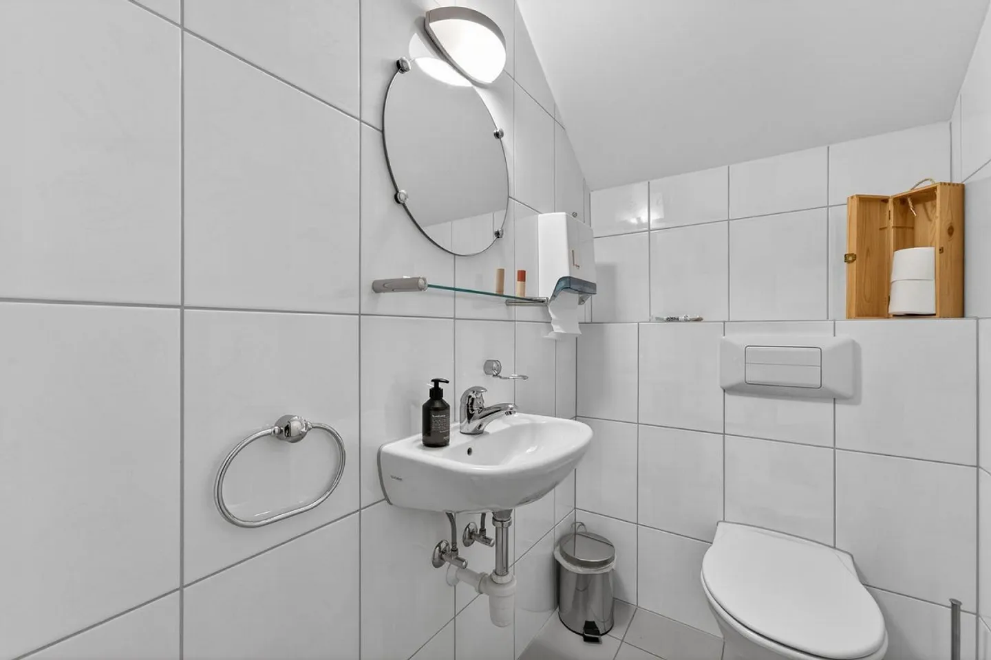 Office building / Practice / Atelier / Residential building in Hergiswil - Photo 13 of 13