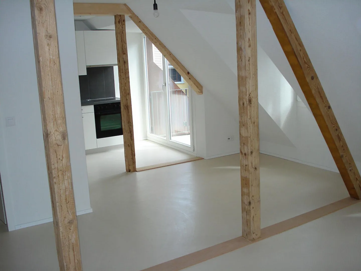 Vivere in esclusiva in alto sopra i tetti di Lucerna - con balcone - Foto 1 di 9