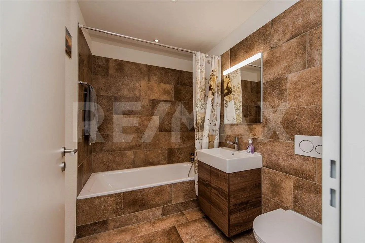 HOCHWERTIGE 4 ½ ZIMMER MINERGIE-WOHNUNG IM ERSTEN OBERGESCHOSS - Foto 9 von 12