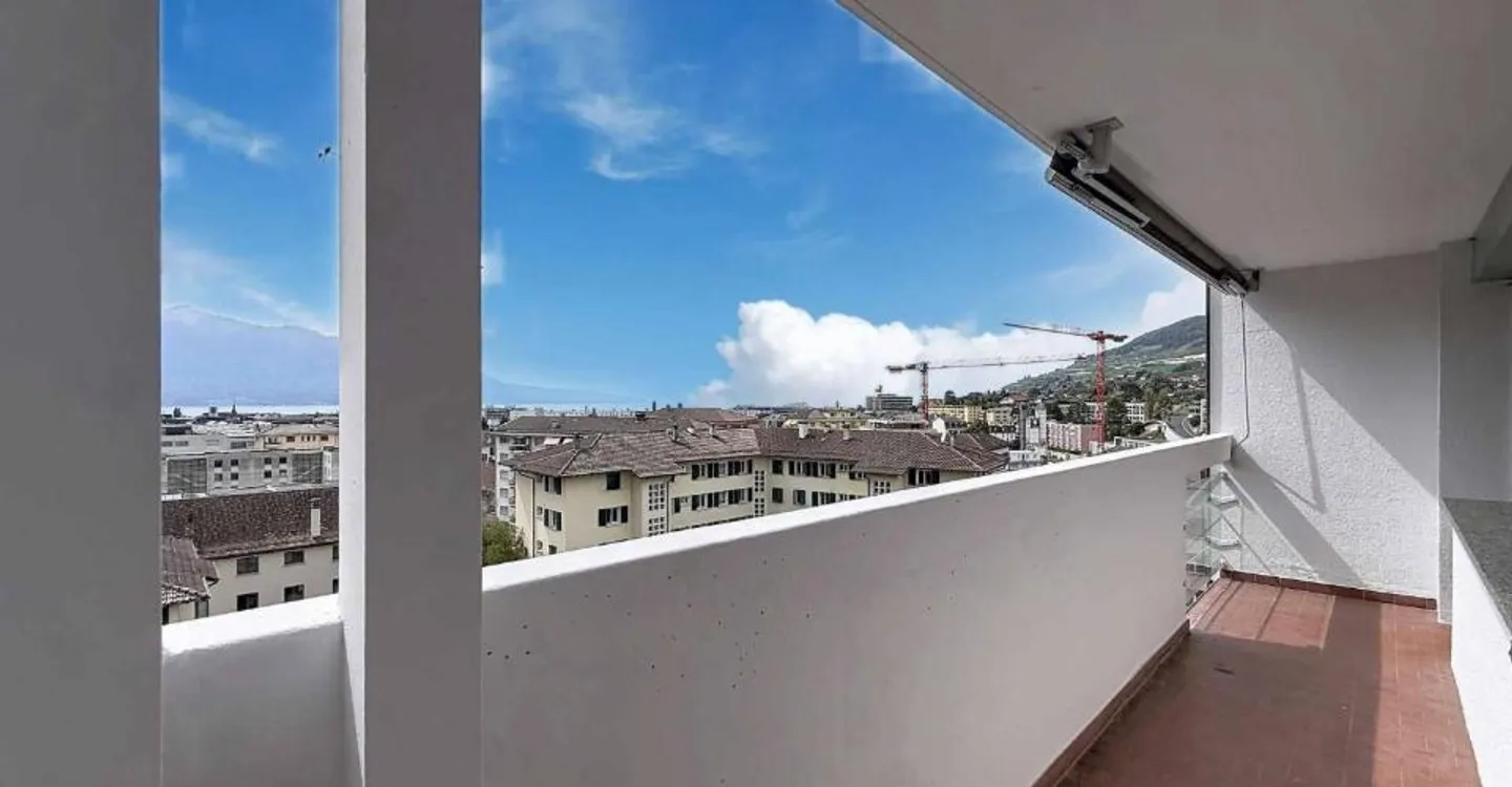 Helle 4,5-Zimmer-Wohnung mit Panoramablick - Foto 2 von 9
