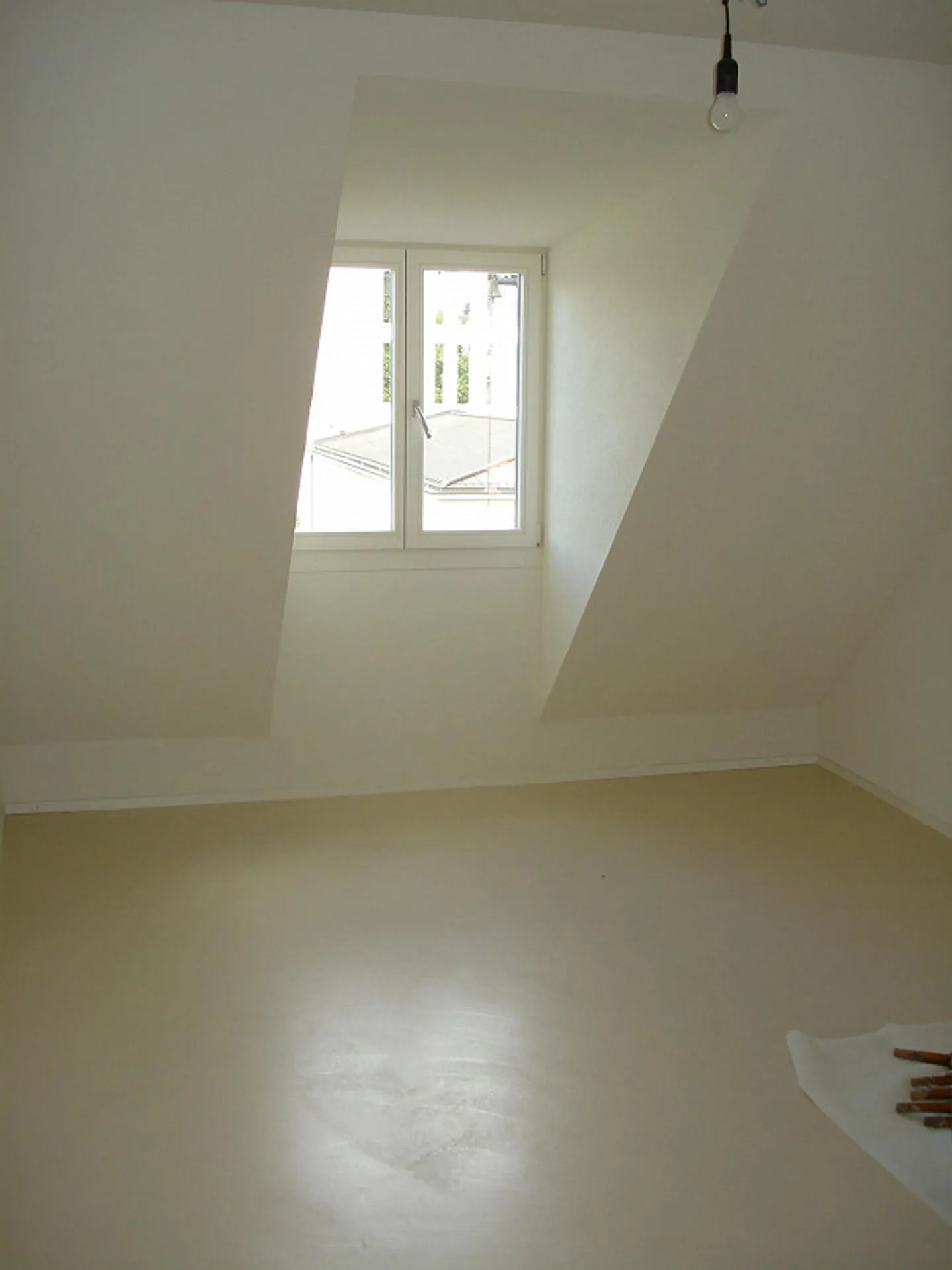 Vivere in esclusiva in alto sopra i tetti di Lucerna - con balcone - Foto 7 di 9