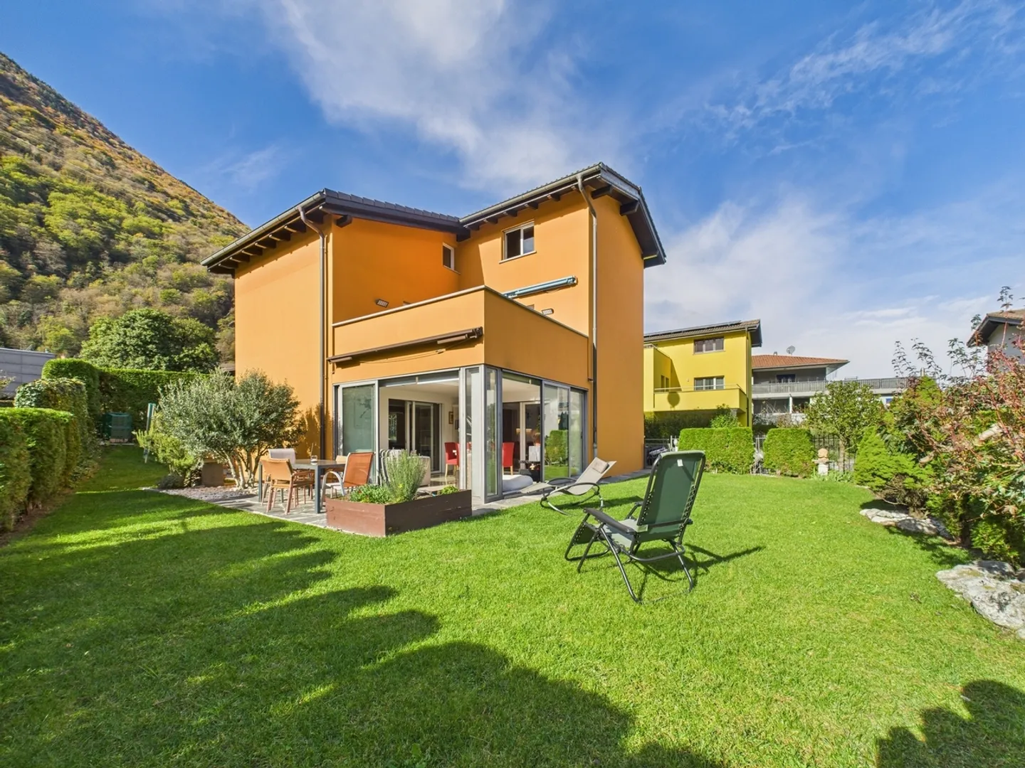 Single-family villa 5.5 rooms with winter garden, sauna – Gn... - Photo 1 of 13