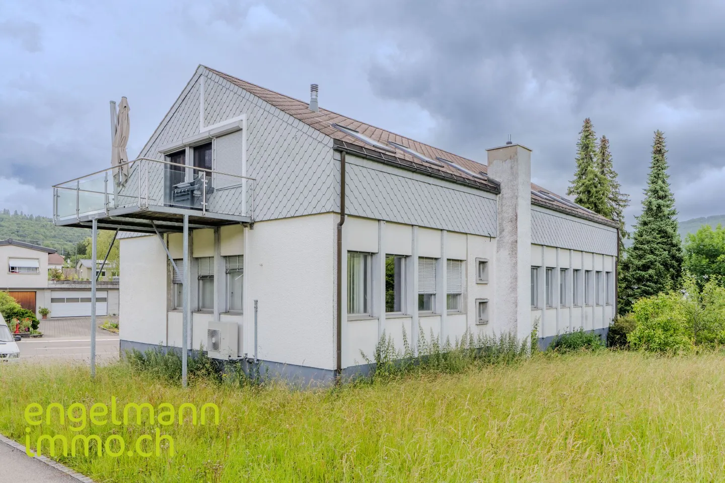 Renditeobjekt: Geschäftsräume, Garage und Atelier - Foto 1 von 12