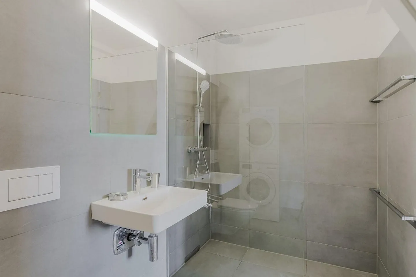 Modern, Central Apartment in Zurich - Photo 10 of 12