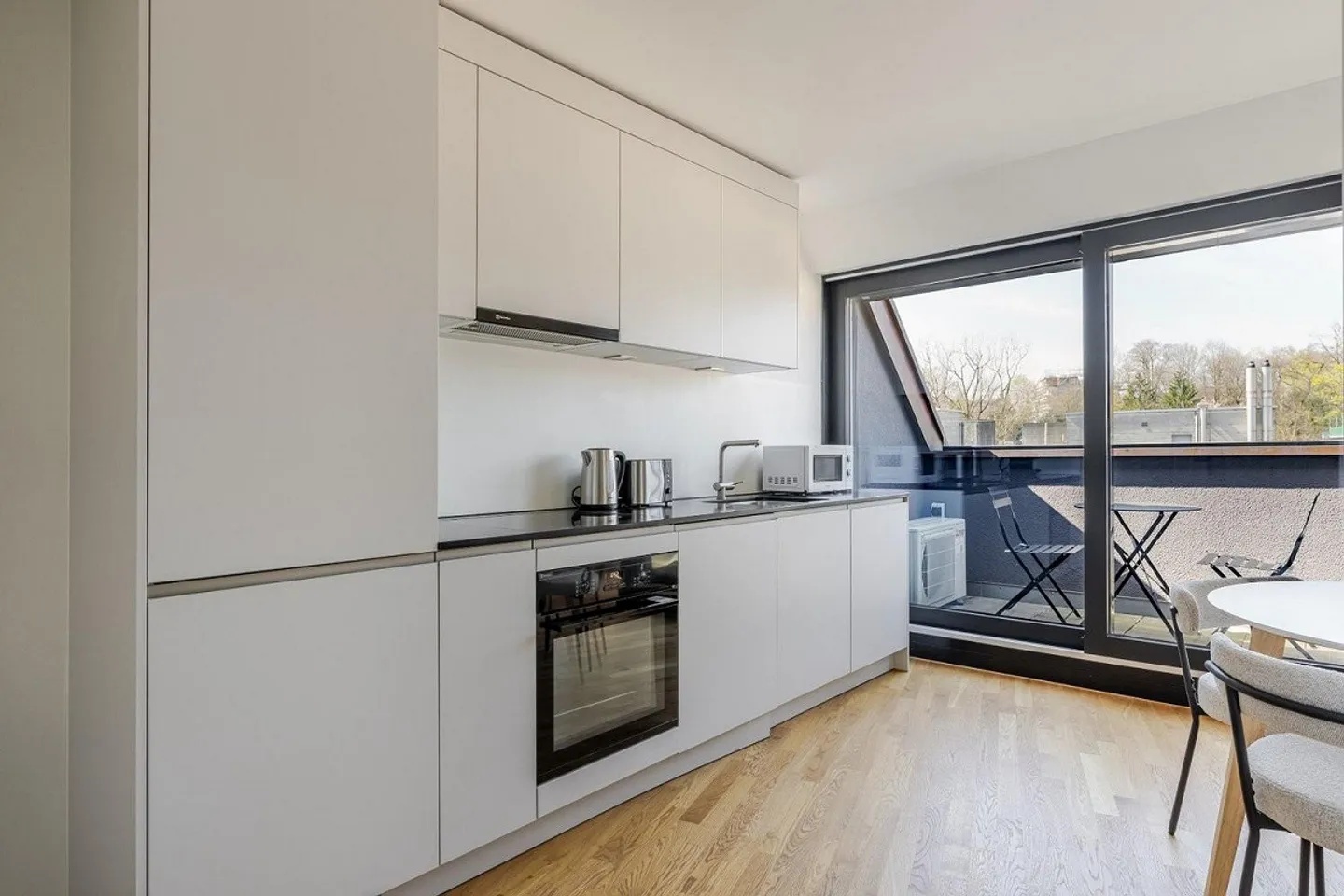 Modern, Central Apartment in Zurich - Photo 2 of 12