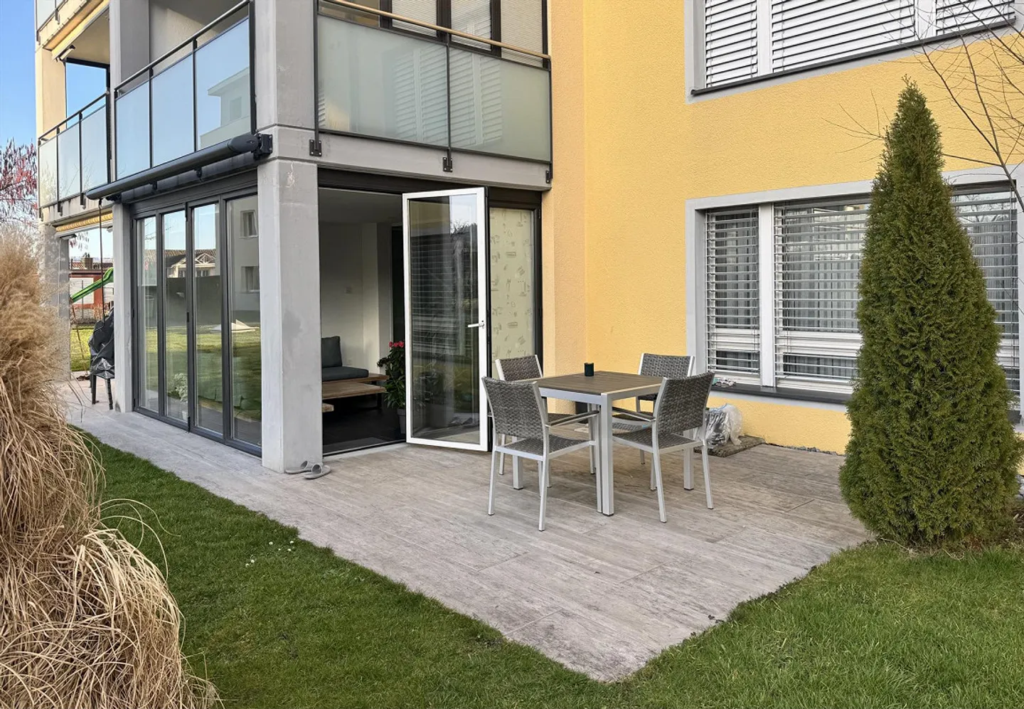 Appartamento al piano terra di 3,5 locali con bel giardino d'inverno riscaldato - Foto 11 di 16