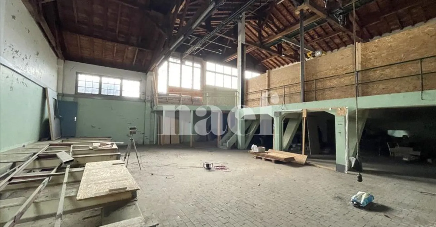 Edificio ad uso misto in affitto - Foto 1 di 4