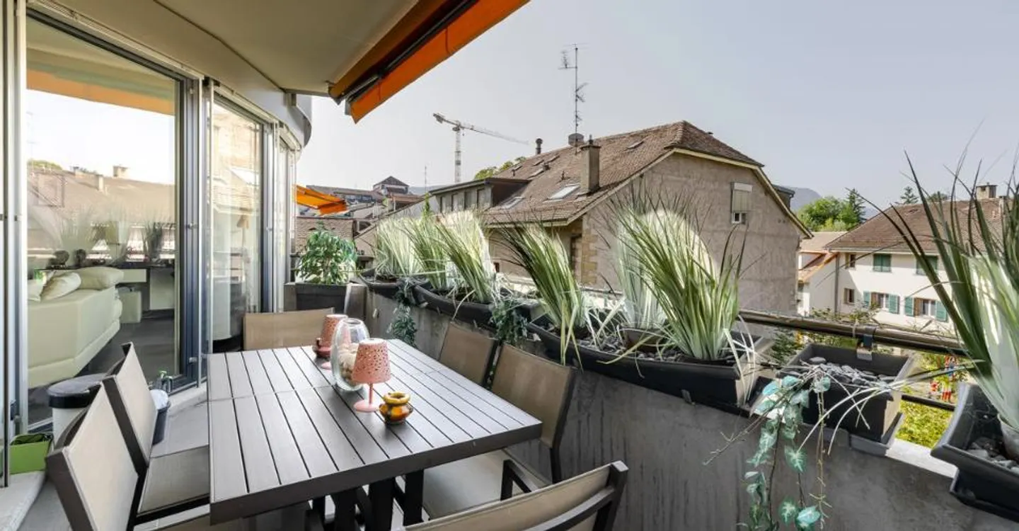 Spacious 5-room apartment with terrace and closed garage in Chêne-Bougeries - Photo 1 of 5
