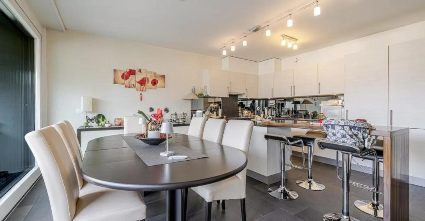 Spacious 5-room apartment with terrace and closed garage in Chêne-Bougeries - Photo 2 of 5