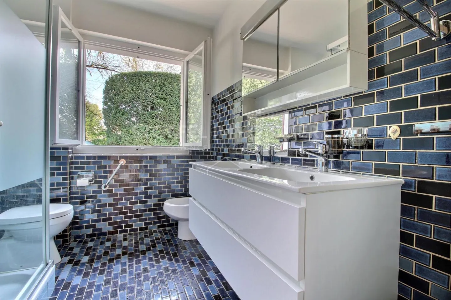 5-room House - Photo 7 of 9