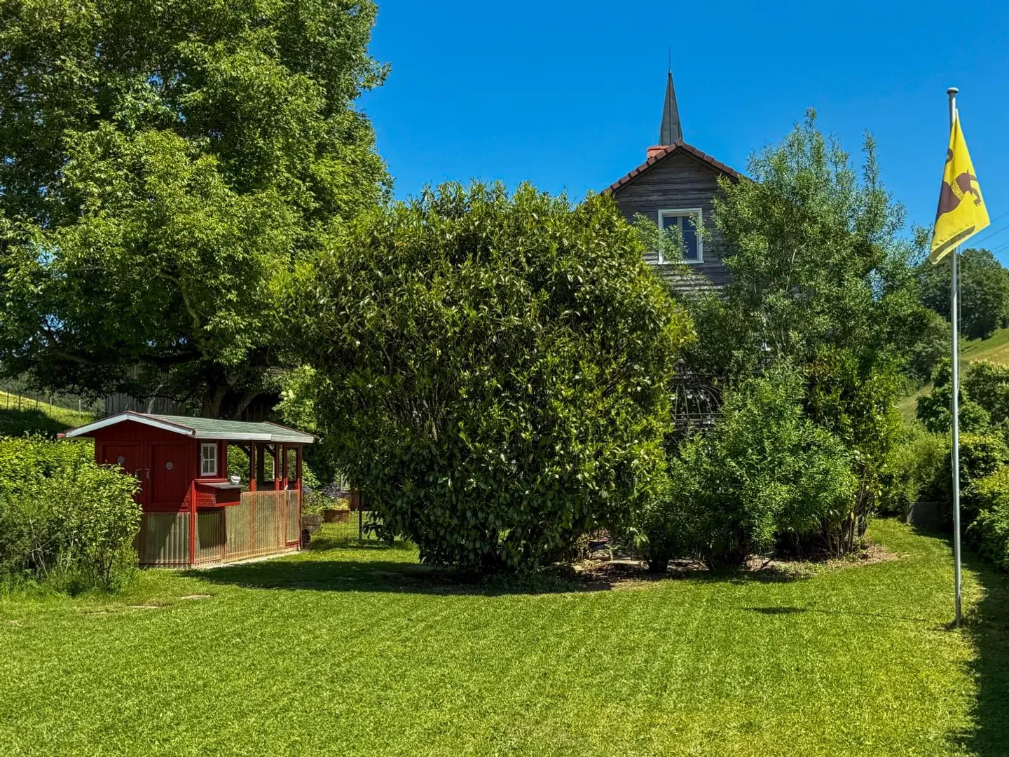 Object of desire with its own bell tower, garden idyll, and plenty of space - Photo 3 of 11