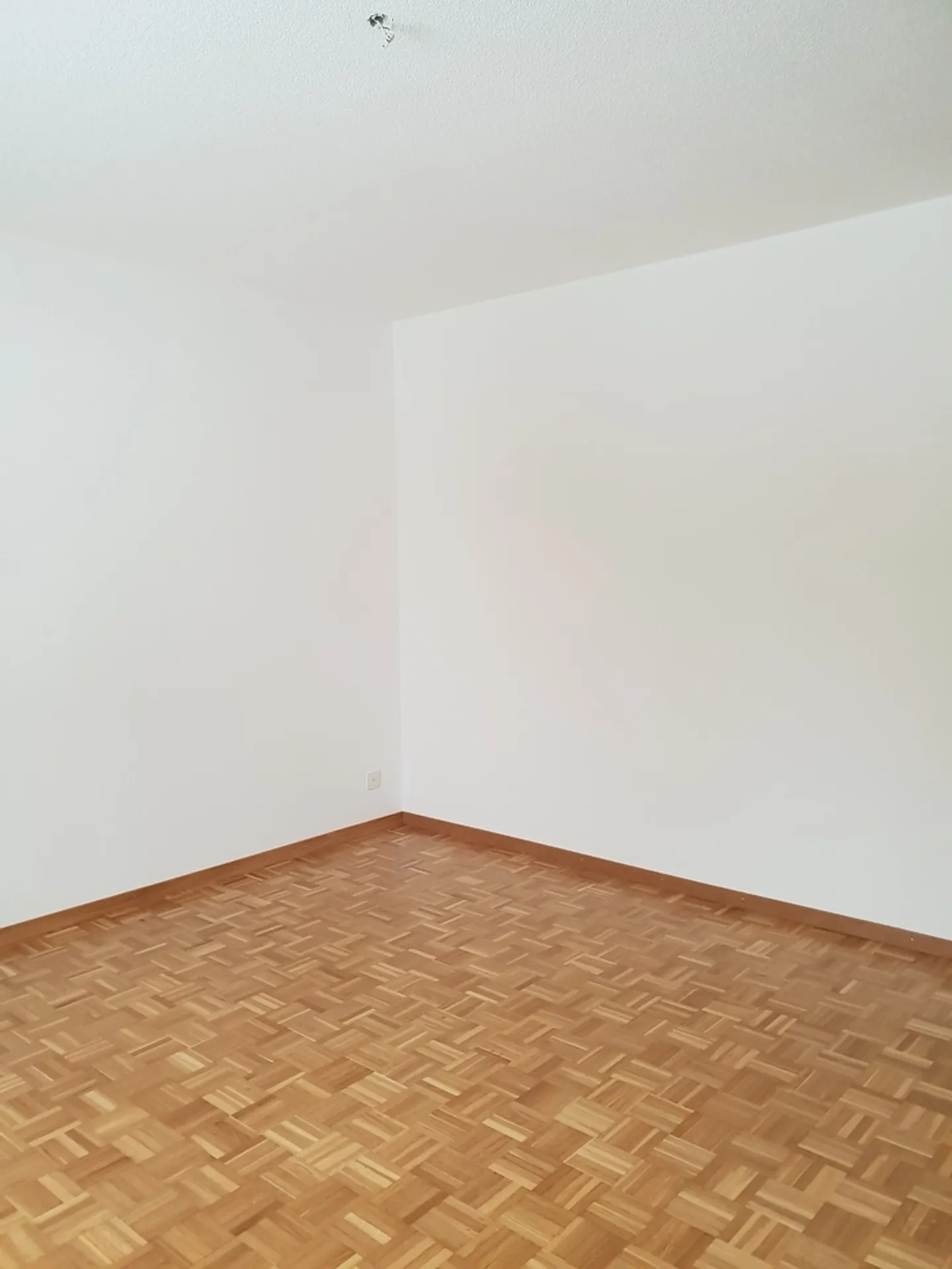 4.5-room apartment on the 1st floor of 90 m2, without elevator - Photo 5 of 6