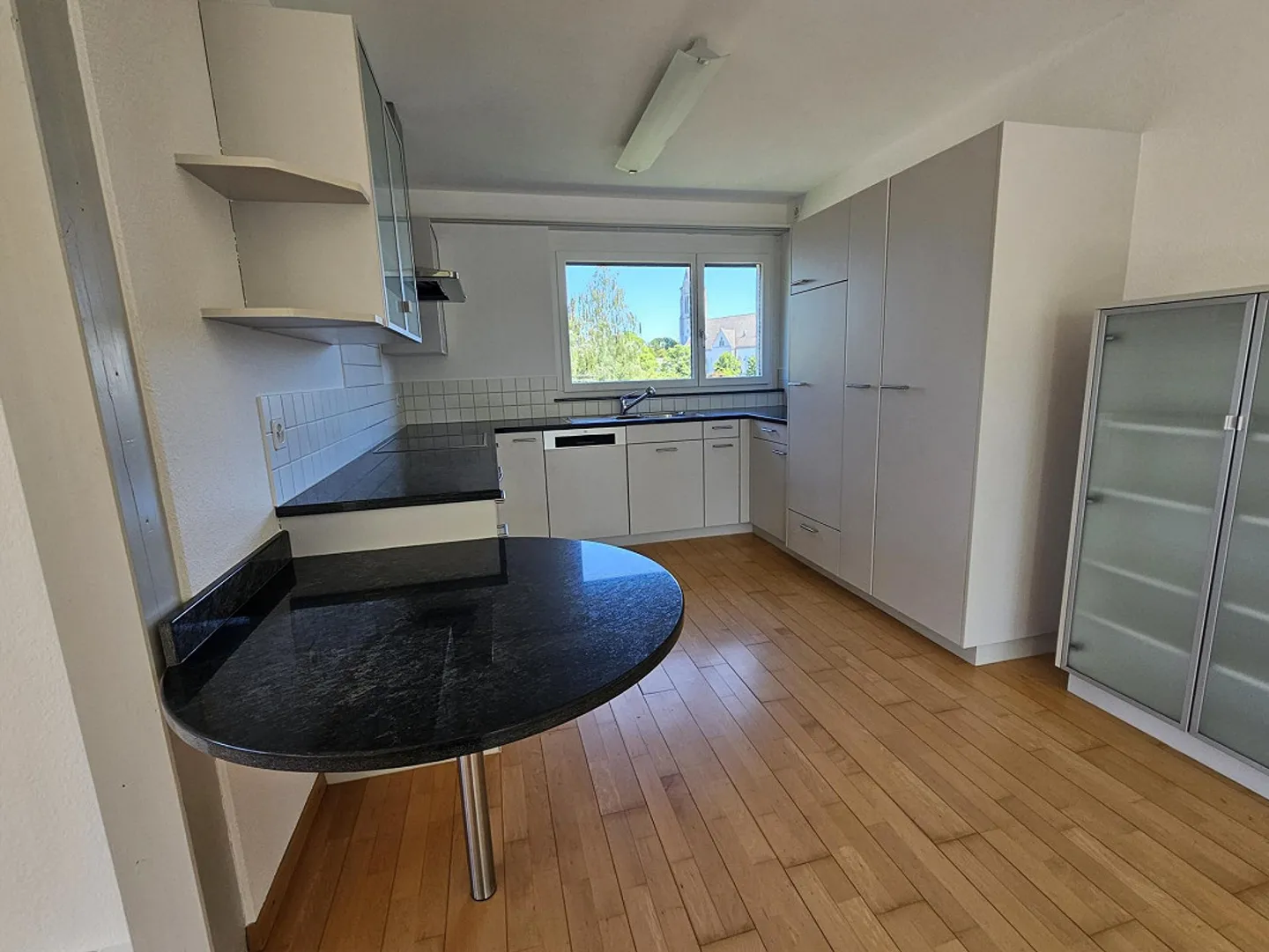 Luminoso appartamento di 5,5 stanze con vista sul verde, parquet, tranquillo e centrale - Foto 2 di 22