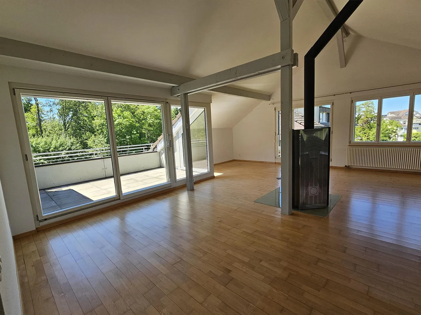 Luminoso appartamento di 5,5 stanze con vista sul verde, parquet, tranquillo e centrale - Foto 1 di 22
