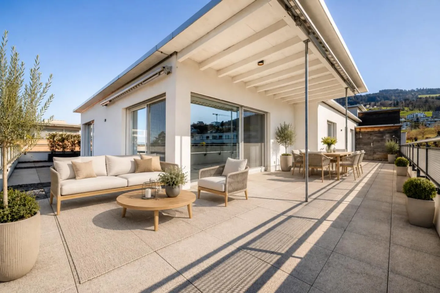 Ruhige Eleganz mit Aussicht - 5 1/2 Zimmer-Attika-Wohnung mit Blick auf den Bodensee - Photo 1 sur 13