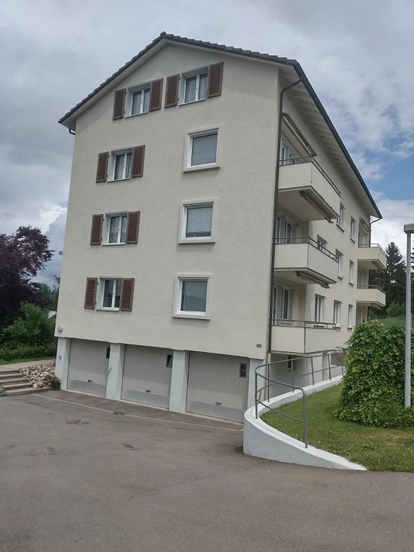 3-room apartment with balcony in a quiet location - Photo 1 of 10